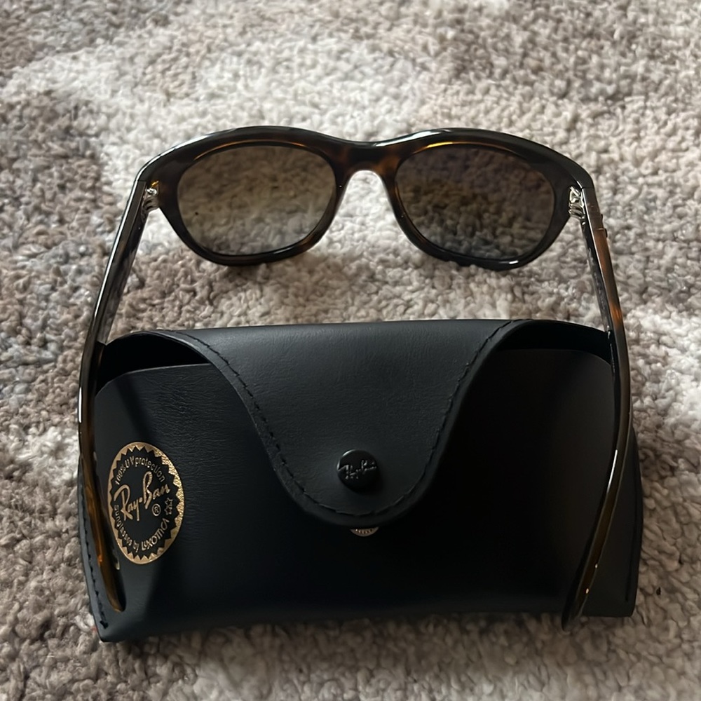 Ray Ban Sunglasses - Picture 2 of 4